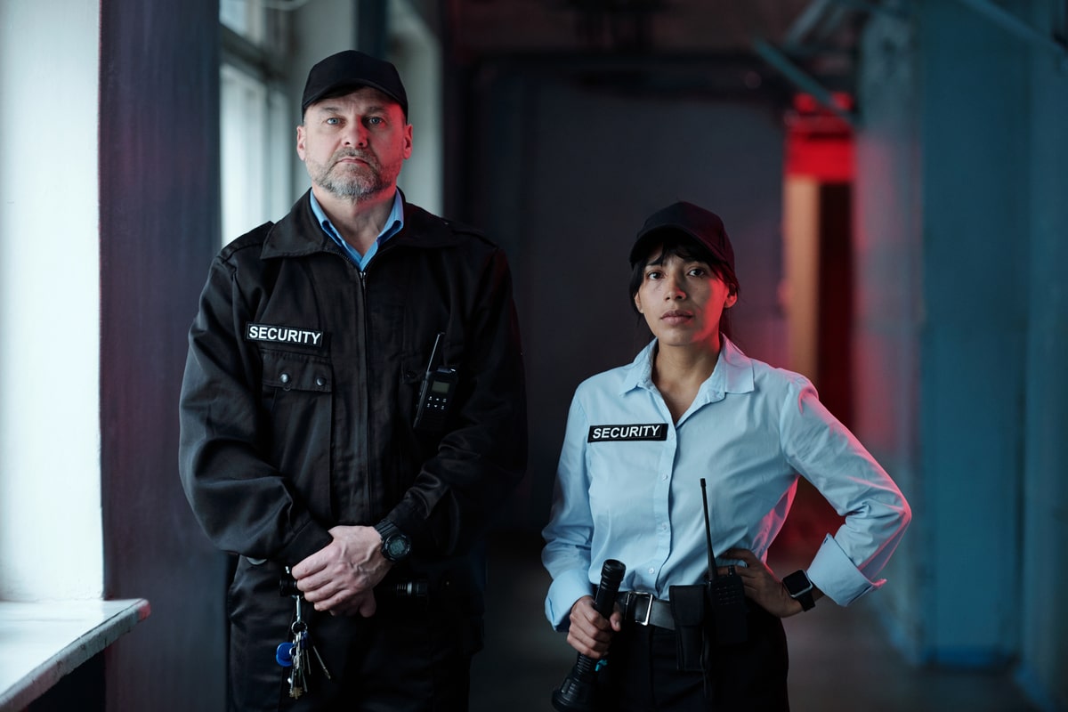 Off-Duty Police Officers vs. Private Security Guards: Which Should You Hire?
