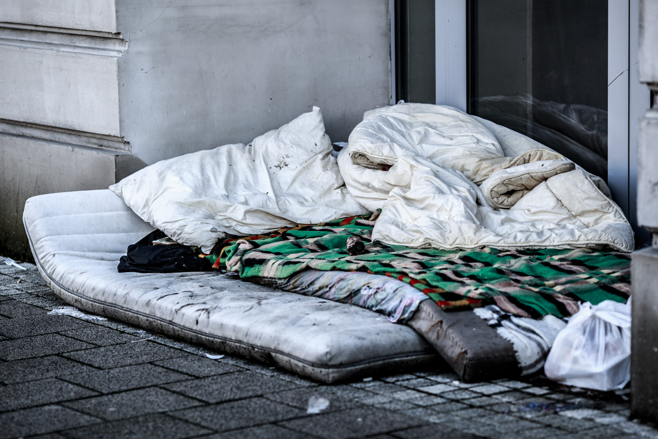 How Do Security Guards Remove Homeless People From Your LA Property?